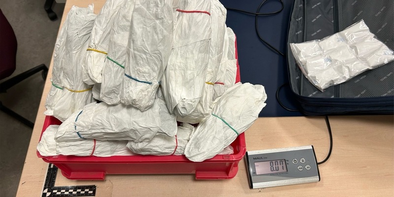 HZA-LÖ: Zoll stellt 71 Kilogramm mutmaßlicher Kaudroge in Taxi sicher - Foto: presseportal.de