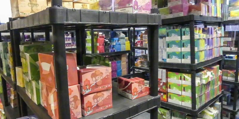 ZOLL-HH: 730.000 Euro Steuerschaden verhindert; Illegale E- Zigaretten mit rund 3 Millionen ml Liquid sichergestellt - Foto: presseportal.de