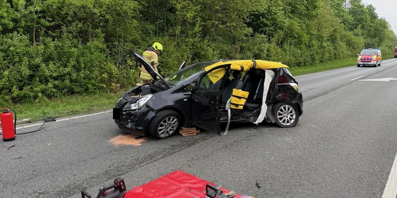 FW Paderborn: Verkehrsunfall mit zwei beteiligten PKW - Foto: presseportal.de