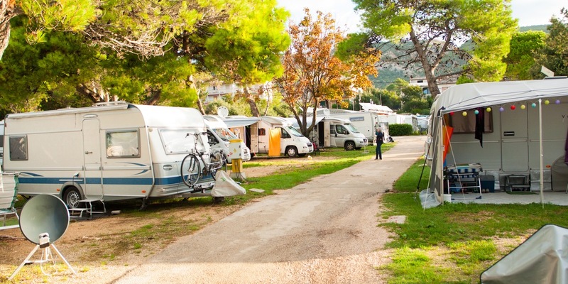 Urlaubstrend Wohnmobil: gut abgesichert auf Tour und Campingplatz - Foto: presseportal.de
