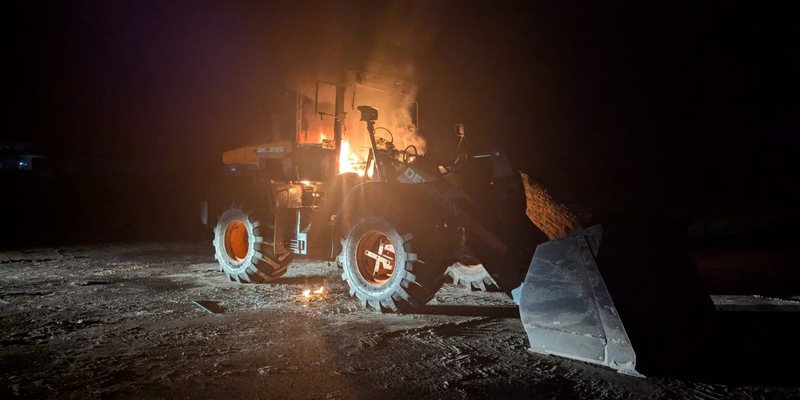 POL-WHV: Brand eines Radladers in Varel - Foto: presseportal.de