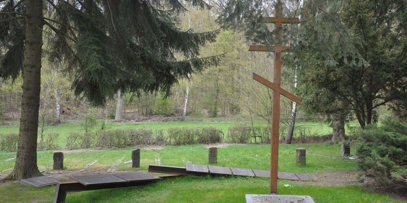 POL-HR: Unbekannte stehlen Gedenkplatten aus Bronze - Polizei sucht Zeugen - Foto: presseportal.de