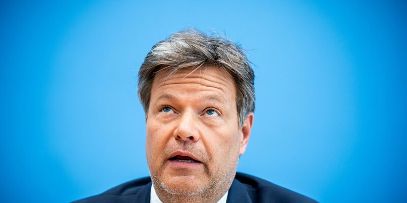 Der geschäftsführende Wirtschaftsminister Habeck erwartet eine Stagnation. (Archivbild) - Foto: Michael Kappeler/dpa