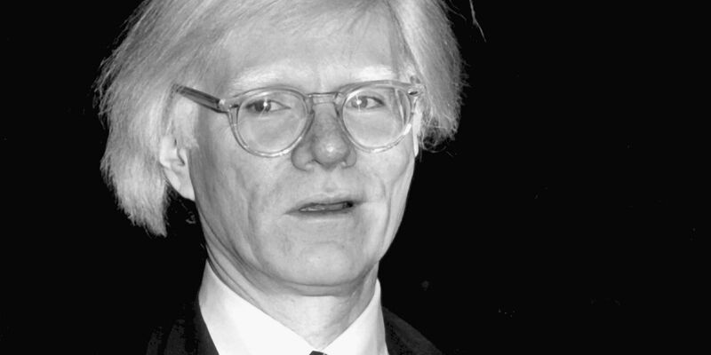 Allein der Siebdruck des Pop-Art-Künstlers Warhol aus seiner berühmten Königinnen-Serie von 1985 war etwa 15 000 Euro wert. (Archivbild) - Foto: Horst Ossinger/dpa