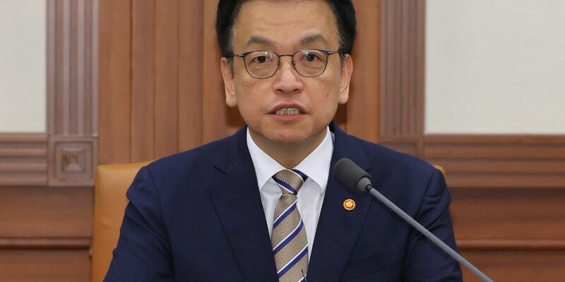 Südkoreas Finanzminister hat sich optimistisch über eine Einigung mit der US-Regierung über die angedrohten Zölle geäußert. (Archivfoto) - Foto: Uncredited/YONHAP via AP/dpa