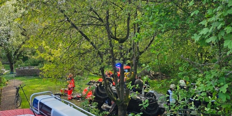 FW Königswinter: Schwerverletzter nach Alleinunfall in Königswinter - Sandscheid - Foto: presseportal.de