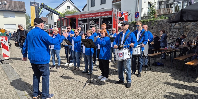 FW Weinheim: Großes Interesse an der Arbeit der Freiwilligen Feuerwehr in Sulzbach - Foto: presseportal.de