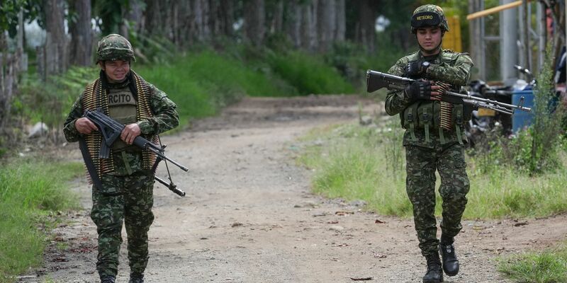 Hinter dem Angriff dürfte eine Splittergruppe der Farc-Rebellen stecken. (Archivbild) - Foto: Juan B Diaz/AP