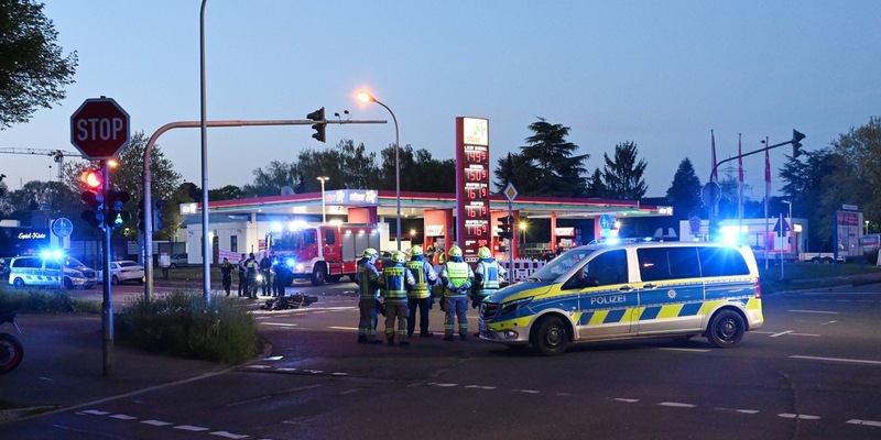FW Pulheim: Unfall zwischen Motorrad und PKW - Foto: presseportal.de