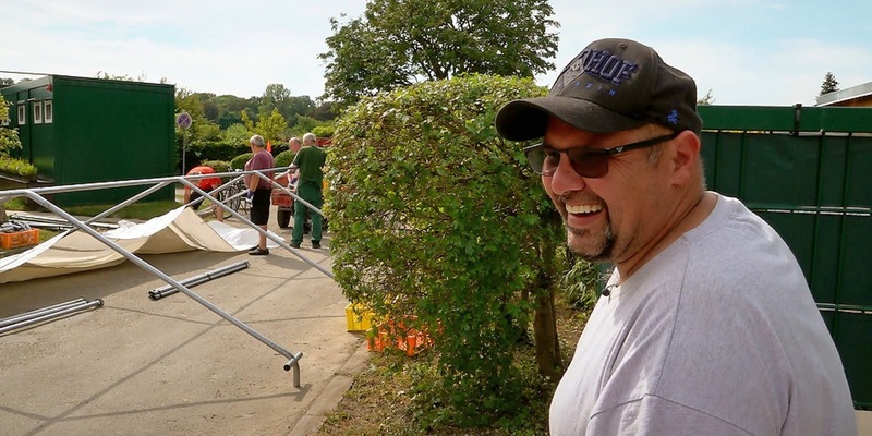 Von Hecke zu Hecke - Bunte Beetgeschichten: Feierlichkeiten und eine Notfall-Baumfällung - Foto: presseportal.de