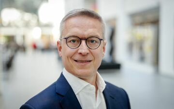 Digitalminister Karsten Wildberger (CDU) erwartet große gesellschaftliche Veränderungen durch die zunehmende Rolle von KI. (Archivbild) - Foto: Kay Nietfeld/dpa