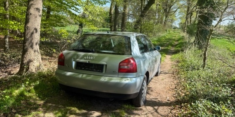 POL-CUX: Verfolgungsfahrt und Gefährdung des Straßenverkehrs in Loxstedt bis nach Bexhövede - Tatverdächtige flüchten - Polizeihubschrauber im Einsatz - Zeugenaufruf (Foto im Anhang) - Foto: presseportal.de