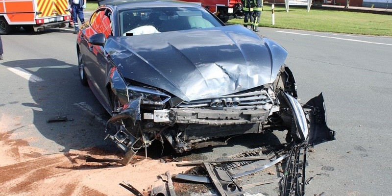 POL-MI: Mehrere Verletzte bei Unfall auf Kreuzung - Foto: presseportal.de