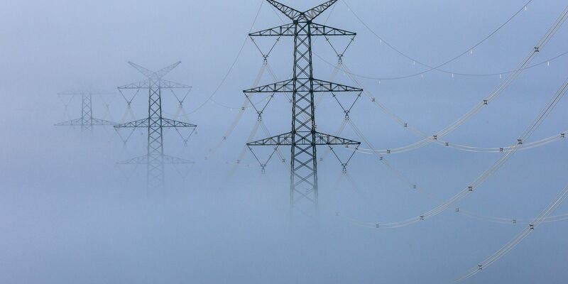 Die Aufteilung Deutschlands in mehrere Strompreiszonen wird seit einigen Jahren diskutiert, weil die Energiewende zu einem Ungleichgewicht der Stromversorgung geführt hat. (Archivfoto) - Foto: Thomas Warnack/dpa