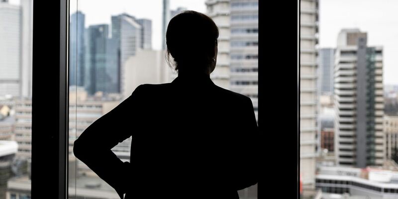 Die Hälfte der Unternehmen gab in einer Umfrage 2023 an, die Besetzung von Führungspositionen würde immer schwieriger. - Foto: Hannes P Albert/dpa