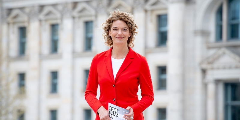 Lena Ganschow moderiert das Politikmagazin Kontraste - Foto: presseportal.de