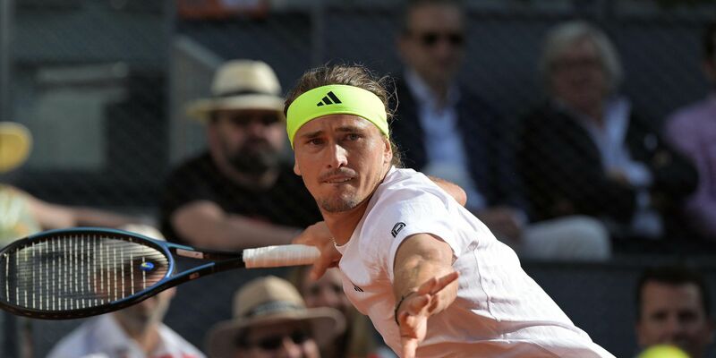 Alexander Zverev streckte sich gegen Francisco Cerundolo vergeblich. - Foto: Juan Carlos Lucas/ZUMA Press Wire/dpa
