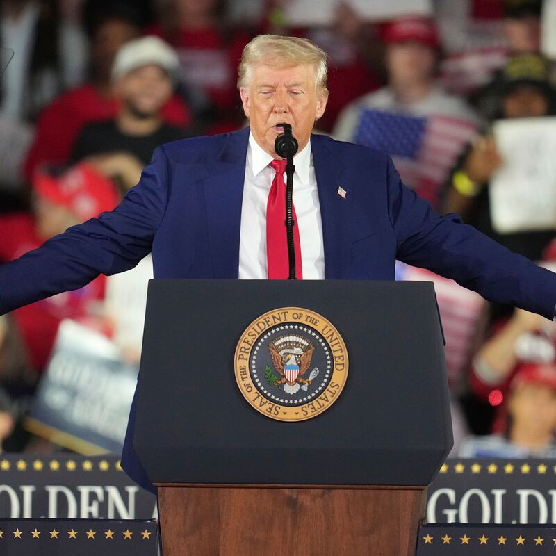 Gegen seine politischen Gegner dagegen teilte er einmal mehr hart aus. - Foto: Paul Sancya/AP/dpa