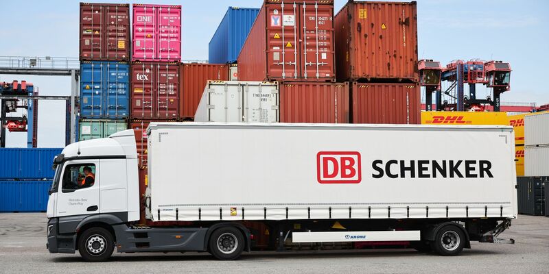 DB Schenker ist an den dänischen Logistiker DSV verkauft worden. (Archivbild) - Foto: Christian Charisius/dpa