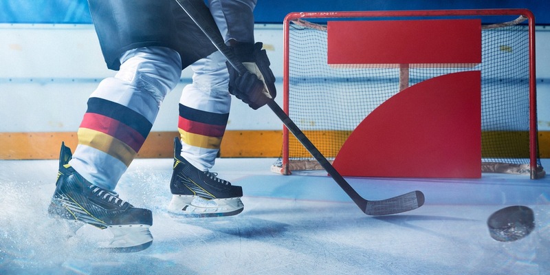 Eishockey-Bundestrainer Harold Kreis: Das Viertelfinale ist als Ziel gesetzt / Uwe Krupp verstärkt das ran-Team als Experte bei der WM auf ProSieben und Joyn - Foto: Seven.One/Marc Rehbeck, presseportal.de