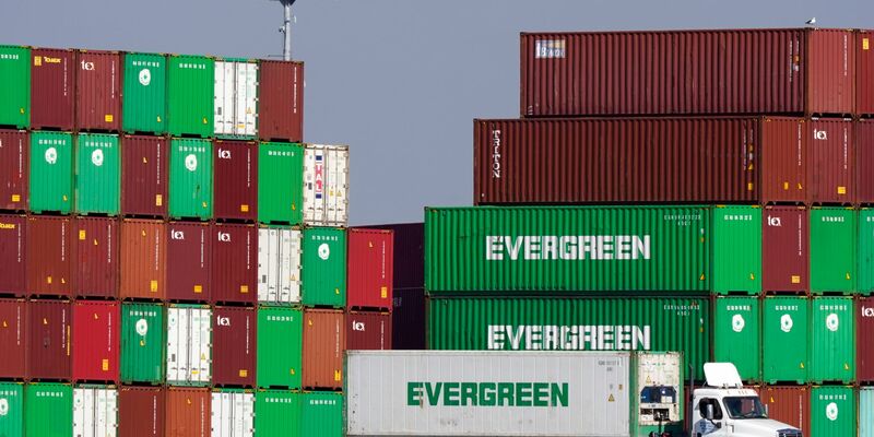 Die US-Wirtschaft ist im ersten Quartal überraschend geschrumpft. (Archivbild) - Foto: Marcio Jose Sanchez/AP/dpa