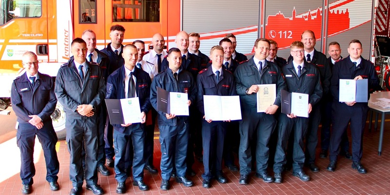 FW-GL: Feierliche Zeugnisübergabe und Ernennungen bei der Feuerwehr Bergisch Gladbach - Foto: presseportal.de