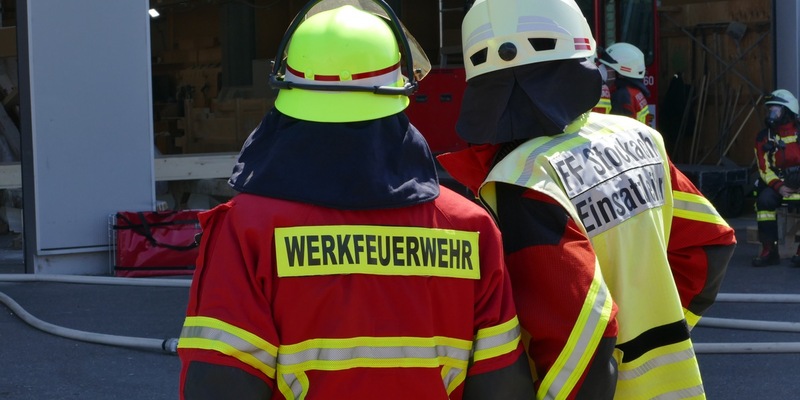 FW Stockach: Brand einer Absauganlage in einem holzverarbeitenden Betrieb - Foto: presseportal.de