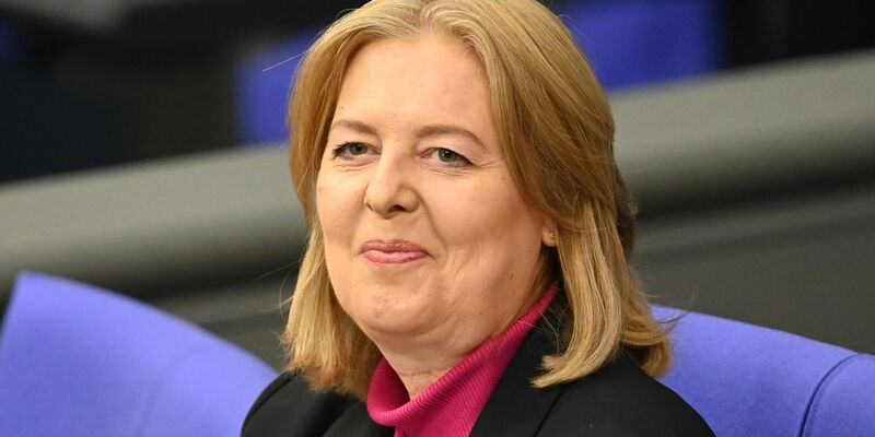 Bas hält sich bei Postenvergabe bedeckt. (Archivbild) - Foto: Anna Ross/dpa