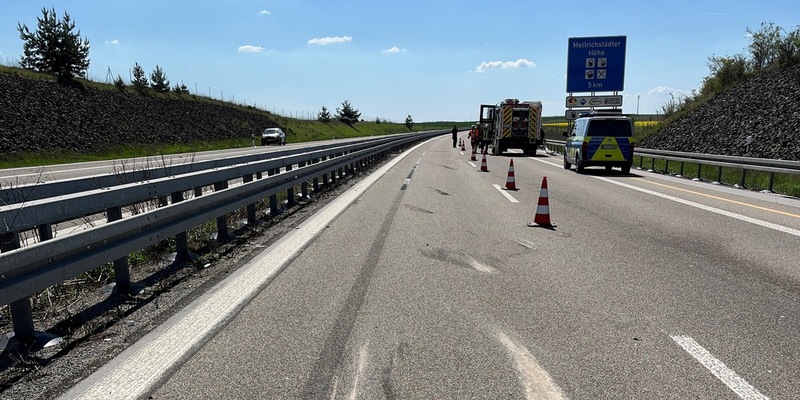 API-TH: Pkw überschlägt sich mehrfach - Foto: presseportal.de