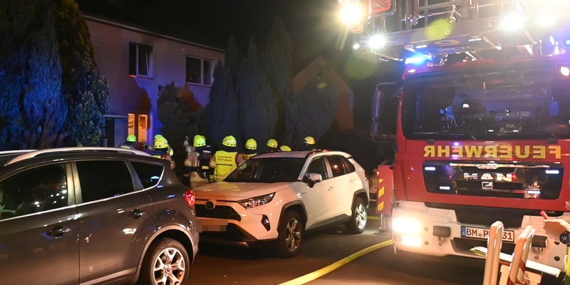 FW Pulheim: Feuer in Obdachlosenunterkunft - Foto: presseportal.de