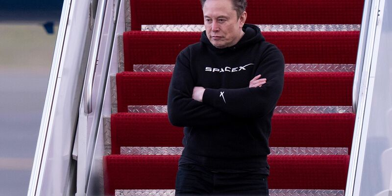 Musk finanziert seinen Lebensstil gern über mit Aktien besicherte Kredite. (Archivbild) - Foto: Chris Szagola/AP/dpa