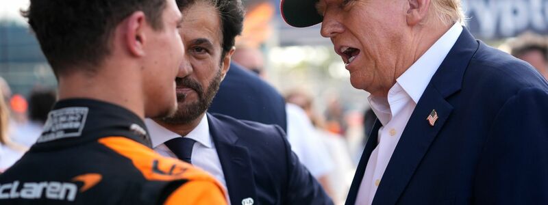Donald Trump (r) inszenierte sich als Lando Norris' (l) Glücksbringer. - Foto: Rebecca Blackwell/AP/dpa