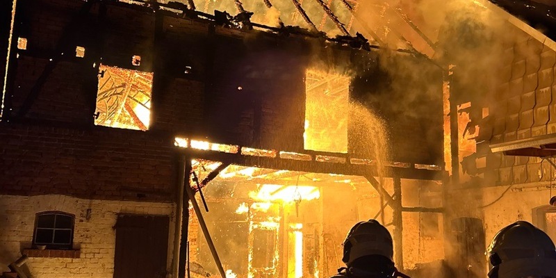 LPI-NDH: Scheune ausgebrannt - Görmar - Foto: presseportal.de