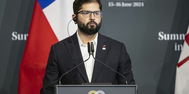 Chiles Präsident Gabriel Boric rief die Menschen auf, Küstengebiete in der betroffenen Region zu verlassen. (Archivbild) - Foto: Alessandro Della Valle/KEYSTONE/EDA/POOL/dpa