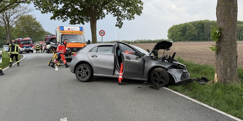 POL-STD: 32-jähriger Autofahrer gegen Baum geprallt und verletzt - Foto: presseportal.de