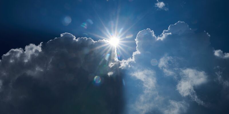 Nach hohen Temperaturen kommt es bundesweit zu Gewittern. (Symbolbild) - Foto: Annette Riedl/dpa