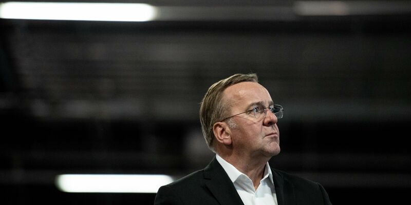 Im neuen Kabinett gibt es überwiegend neue Gesichter. Boris Pistorius bleibt aber. (Archivbild) - Foto: Fabian Strauch/dpa