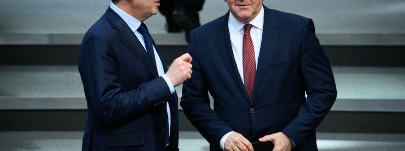 Zwei mit Erfahrung als Bundesminister: Alexander Dobrindt (l, CSU) und Boris Pistorius (SPD). (Archivbild) - Foto: Bernd von Jutrczenka/dpa