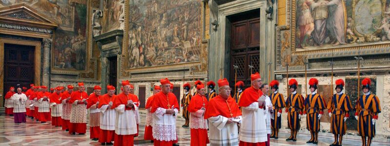 133 Kardinäle beginnen mit der Wahl des neuen Papstes. (Archivbild) - Foto: Uncredited/Osservatore Romano via AP/dpa