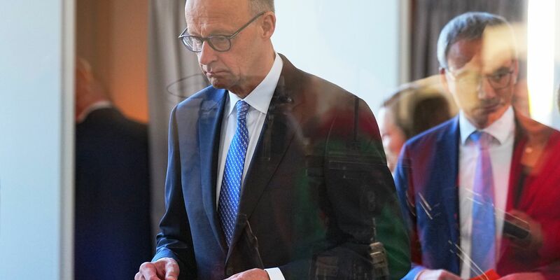 Der Bundestag soll heute noch einen zweiten Versuch zur Kanzlerwahl machen. - Foto: Michael Kappeler/dpa