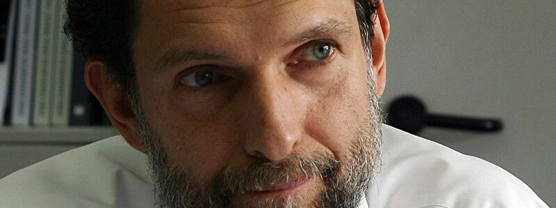 Der türkische Kulturförderer Osman Kavala erhält die Goethe-Medaille, das offizielle Ehrenzeichen der Bundesrepublik Deutschland. (Archivbild) - Foto: -/AP/dpa