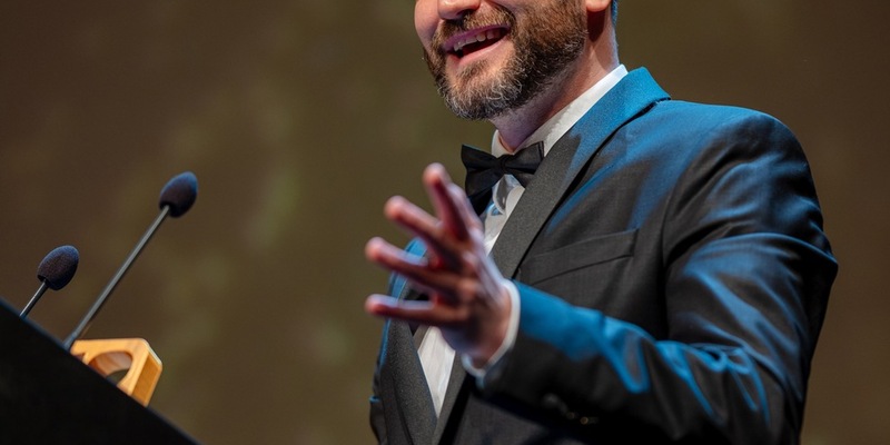 Herr Anwalt gewinnt 9:16-Award Voice of Trust - präsentiert von #UseTheNews und WeCreate - Foto: presseportal.de