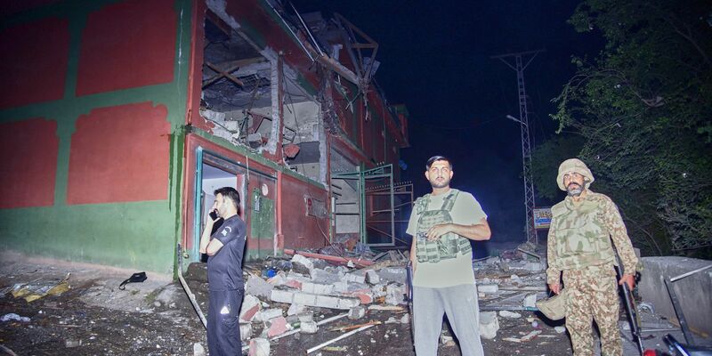 Pakistan meldet Dutzende Tote nach indischen Angriffen. - Foto: M.D. Mughal/AP/dpa