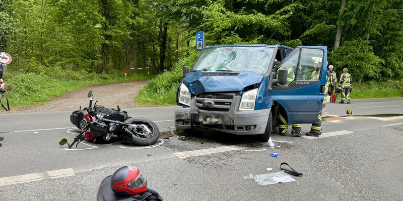 FW Hünxe: Motorradfahrer nach Frontalzusammenstoß schwer verletzt - Foto: presseportal.de