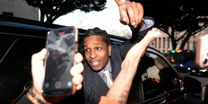 Asap Rocky stand Anfang des Jahres vor Gericht und wurde freigesprochen. (Archivbild) - Foto: Damian Dovarganes/AP/dpa
