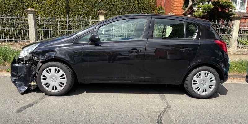 POL-SZ: Pressemitteilung der Polizei Peine vom 07.05.2025: Auto in Vechelde beschädigt - Zeugen gesucht - Foto: presseportal.de