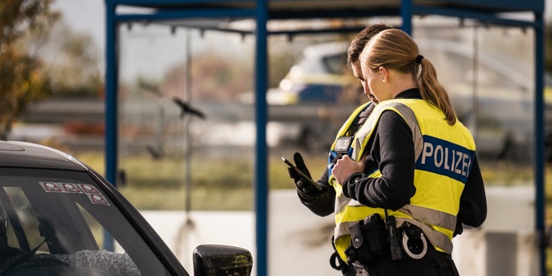 Bundespolizeidirektion München: Ohne Fahrerlaubnis zwischen Savona und Sachsen/ Bundespolizei deckt doppelte Asylantragstellung auf - Foto: presseportal.de