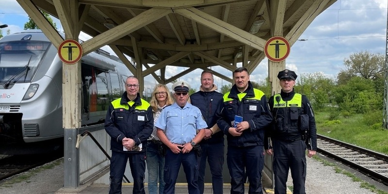 BPOLI EF: Mann stürzt im Erfurter Hauptbahnhof ins Gleis // Gemeinsam für Sicherheit rund um den Bahnverkehr - Aktionstag in Stotternheim - Foto: presseportal.de