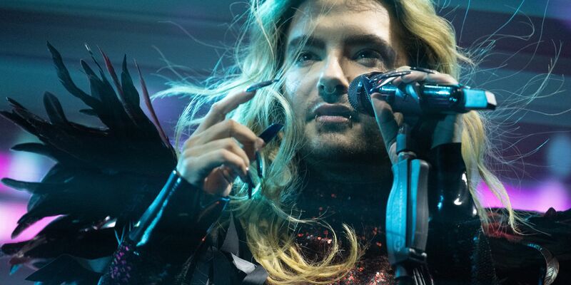 Bei einer Reise nach Warschau legte Tokio-Hotel-Sänger Bill Kaulitz in seiner alten Heimat in Sachsen-Anhalt einen Stopp ein. (Archivbild) - Foto: Marijan Murat/dpa