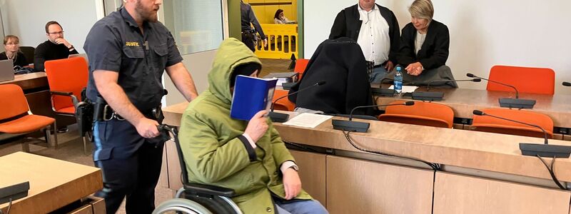 Das Gericht verhängt für beide Angeklagte Haftstrafen. - Foto: Britta Schultejans/dpa